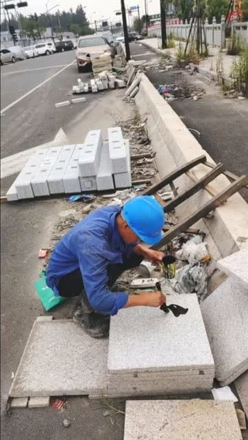 一筆成龍的建筑工匠 鋼筋水泥間的詩意揮毫